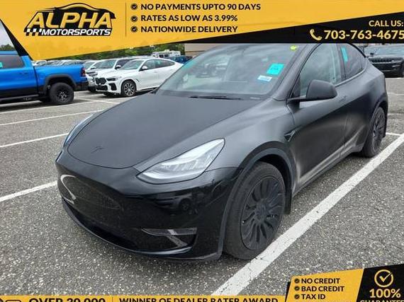 TESLA MODEL Y 2021 5YJYGDEE2MF070570 image